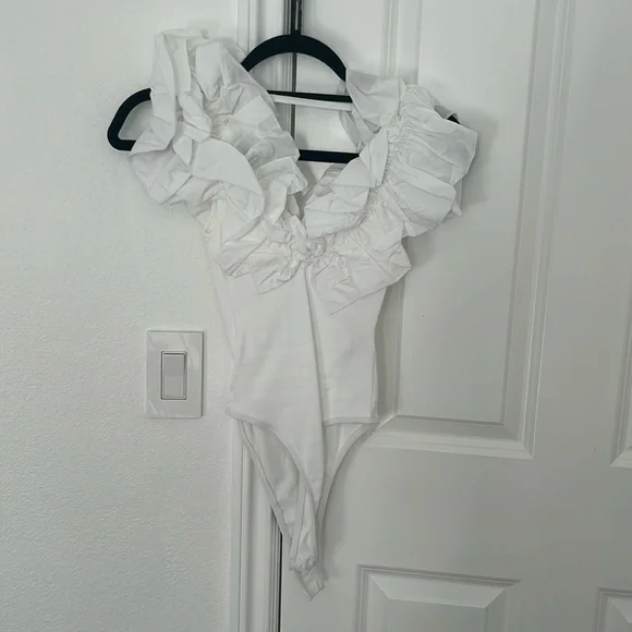 Zara body suit with ruffle collar in white - Picture 2 of 4